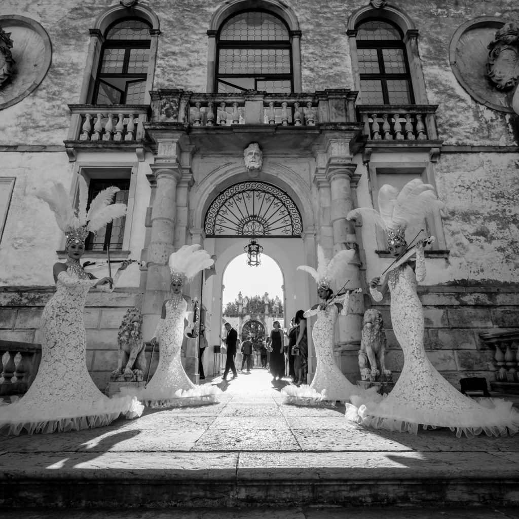 eleganza sforzo accoglienza misura